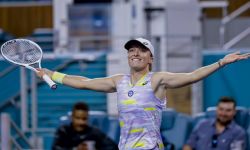 Turniej WTA w Miami: Świątek wygrała z Golubic, będzie liderką światowej listy