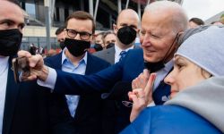 Prezydent USA spotkał się z uchodźcami na Stadionie Narodowym