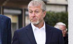 "Wall Street Journal" i Bellingcat: dwóch ukraińskich negocjatorów i Roman Abramowicz mieli objawy otrucia, wskazujące na użycie broni chemicznej