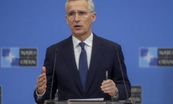 Stoltenberg: rosyjskie oddziały nie wycofują się z Ukrainy, lecz przegrupowują