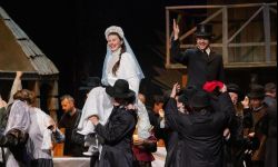 Wspaniały "Skrzypek na dachu" i premiera chwytająca za serce