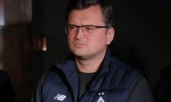 Szef ukraińskiego MSZ: zbrodnie wojenne w Buczy to wierzchołek góry lodowej