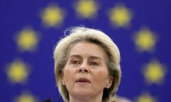 Ukraina: Ursula von der Leyen i Josep Borrell w Buczy