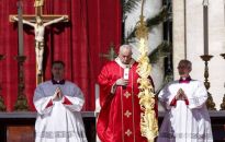 Watykan: papież apeluje o wielkanocny rozejm