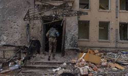 Zełenski po rozmowie z Scholzem: sprawcy zbrodni wojennych muszą być ukarani