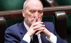 Macierewicz: przyczyną techniczną katastrofy pod Smoleńskiem były przynajmniej dwie eksplozje