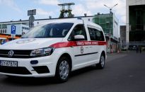 Ratownicy dotarli do 4 z 10 górników poszukiwanych po wstrząsie w Zofiówce; nie dają oznak życia