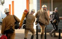 Ratownicy namierzyli sygnały z lamp czterech górników poszukiwanych po wstrząsie w Zofiówce