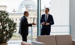 Premier Morawiecki: kanclerz Scholz obiecał kolejne dostawy broni dla Ukrainy