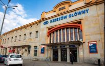 Plac Rzeszów Główny od piątku zamknięty dla samochodów