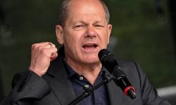 Niemcy: kanclerz Scholz obiecał Ukrainie dalsze wsparcie finansowe i militarne