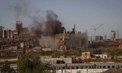 Z Azowstalu ewakuowano ponad 260 ukraińskich żołnierzy, w tym wielu rannych