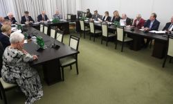 Senacka komisja zarekomendowała odrzucenie wniosku o uchylenie immunitetu marszałka Grodzkiego