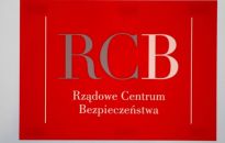 RCB: alert z ostrzeżeniem o gwałtownych burzach i silnym wietrze