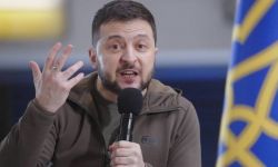 Ukraina - prezydent Zełenski: w najbliższym czasie zostaną wywiezieni wszyscy z Azowstalu
