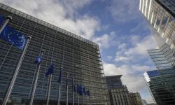 KE zaproponowała przepisy dotyczące zamrażania i konfiskaty majątków oligarchów i przestępców obchodzących sankcje wobec Rosji