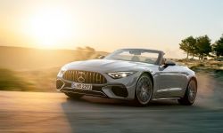 Dynamiczne rozpoczęcie sezonu kabrioletów. Mercedes-AMG SL debiutuje w ofercie