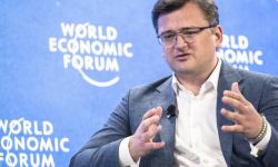 Kułeba w Davos: UE podjęła rewolucyjne decyzje, aby pomóc Ukrainie, natomiast NATO nie zrobiło niczego