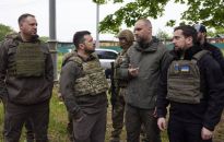 Ukraina: prezydent Zełenski odwiedził żołnierzy na froncie w obwodzie charkowskim