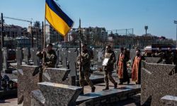 Prezydent Zełenski: codziennie ginie 60-100 żołnierzy ukraińskich