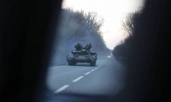 Prezydent Zełenski: pilnym priorytetem Ukrainy jest ciężkie uzbrojenie