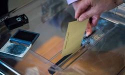 Francja: sondażowe wyniki I tury wyborów parlamentarnych: koalicja lewicy Nupes 26,2 proc., koalicja prezydencka 25,8 proc.