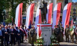 Tarnów: odsłonięto pomnik upamiętniający Lecha Kaczyńskiego
