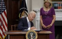 USA: Biden podpisał ustawę mającą ograniczyć dostęp do broni niebezpiecznym ludziom