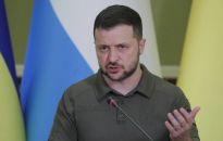 Prezydent Zełenski: rosyjski pocisk trafił w centrum handlowe w Krzemieńczuku, gdzie było ponad 1 tys. osób