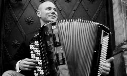 Letnie muzykowanie na placu przed Filharmonią Podkarpacką