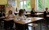 CKE: ósmoklasiści zdobyli średnio 60 proc. punktów z polskiego i 57 proc. z matematyki