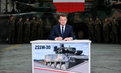 Szef MON zatwierdził umowę na bezzałogowe wieże dla transporterów Rosomak