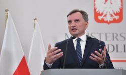 Ziobro o zaleceniach KE: polityczny charakter; chodzi o wywrócenie władzy w Polsce