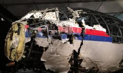 Prezydent Zełenski w 8. rocznicę zestrzelenia MH17: Rosja nadal sieje śmierć