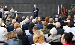 Prezydent: dziękuję powstańcom warszawskim za to, że są; wasza służba dla Rzeczypospolitej trwa