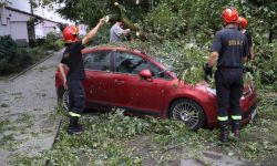 W sobotę 430 interwencji strażaków w związku z usuwaniem skutków burz