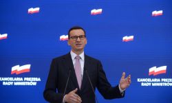 Premier Morawiecki w "The Spectator": wojna na Ukrainie obnażyła też prawdę o Europie