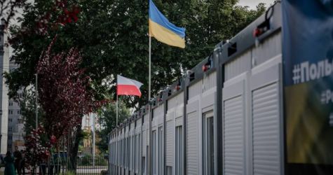 Ukraina: w Irpieniu otwarto kolejne dostarczone przez Polskę miasteczko modułowe