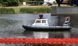 MSWiA: 1553 policjantów i 452 strażaków jest zaangażowanych w działania wzdłuż biegu Odry
