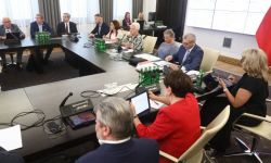 Członkowie senackiej komisji ds. klimatu: będą zawiadomienia do prokuratury i NIK ws. katastrofy ekologicznej na Odrze