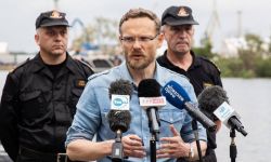 Wojewoda zachodniopomorski: obserwujemy pogorszenie sytuacji; wydobyto ok. 16 ton śniętych ryb z Odry