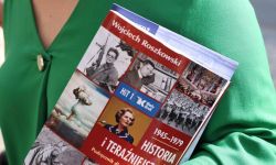 Wydawnictwo Biały Kruk usunie fragment dot. produkcji ludzi z podręcznika do HiT