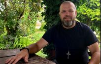 Polski ksiądz w Ukrainie: Wojna spowszedniała, ale gniew jest