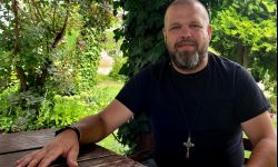 Polski ksiądz w Ukrainie: Wojna spowszedniała, ale gniew jest