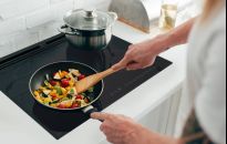 Na co zwrócić uwagę wybierając piekarnik i płytę