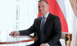 Prezydent odznaczy Orderami Orła Białego założycieli i działaczy KOR