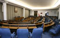 Jedni kandydaci do Senatu debatują, inni wzywają do debaty