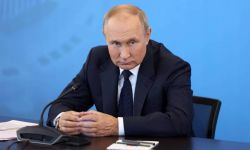 Rosja: Putin podpisał ustawę, która przewiduje kary do 10 lat więzienia za dezercję i poddanie się