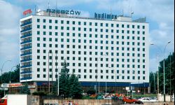 Historia rzeszowskich gmachów. Hotel "Rzeszów" - wizytówka miasta