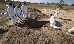 Ukraina: policja potwierdziła odnalezienie w Łymanie miejsca pochówku 180 osób